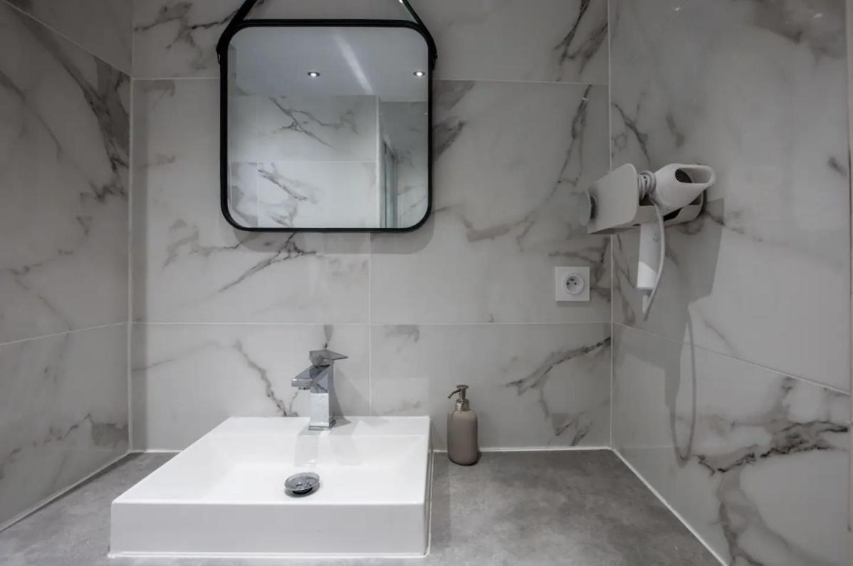Studio Terrasse & Parking Gratuit En Residence Nîmes Eksteriør billede