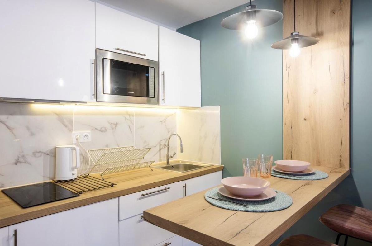 Studio Terrasse & Parking Gratuit En Residence Nîmes Eksteriør billede