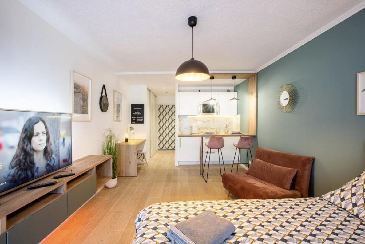 Studio Terrasse & Parking Gratuit En Residence Nîmes Eksteriør billede